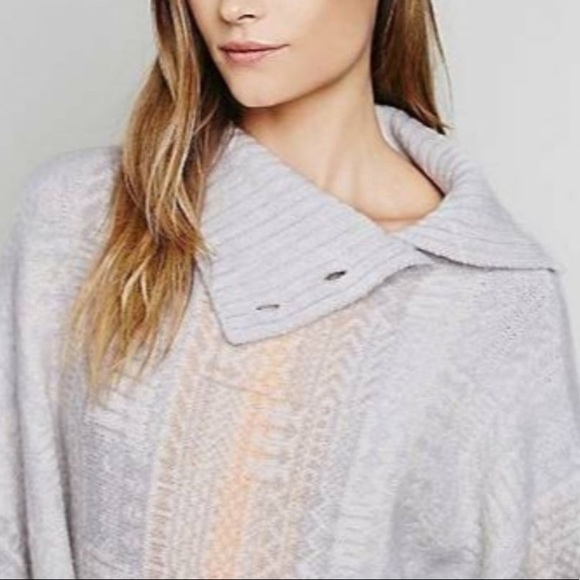 Free People • Willow Poncho - Picture 2 of 12
